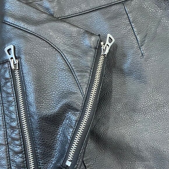 Silence and Noise Faux Leather Mini Skirt With Zipper Pockets & Side Slit - Picture 6 of 7